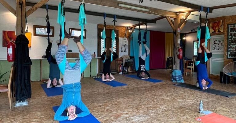 cours collectif yoga aerien